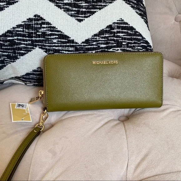 Michael Kors Jet Set Pistachio Green Travel Continental Leather Wallet - Picture 12 of 13